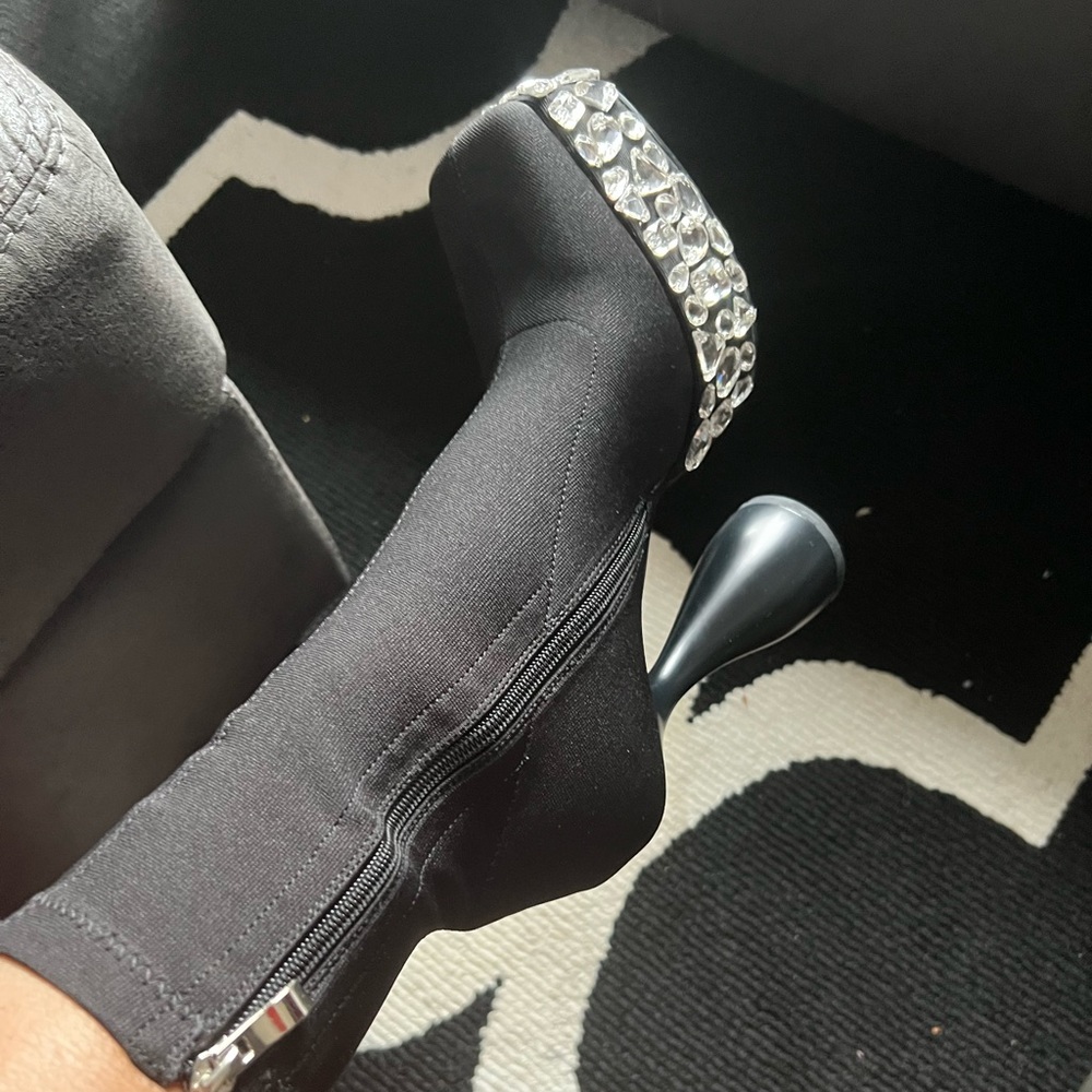 Studded platform heel